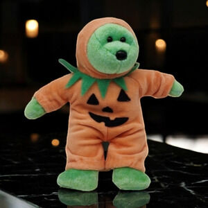 KICKS 1998 Retired Ty Beanie Baby Plush with Tags in Halloween Pumpkin Costume